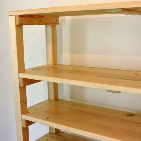 Rafturi depozitare pentru beci