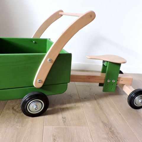 Antemergător din lemn şi  maşină fără pedale 2 în 1
