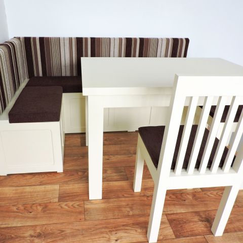 Colţar bucătărie din lemn