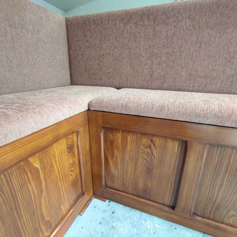 Colţar bucătărie din lemn