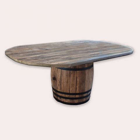 Masă cramă din butoi