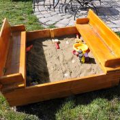Ladă de nisip din lemn cu băncuţe