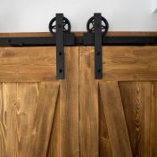 Uşă glisantă tip hambar dublă antichizat