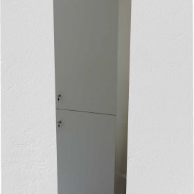 Dulap soldat cu rafturi