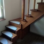 Scări interioare executate la comandă