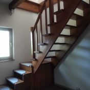 Scări interioare executate la comandă