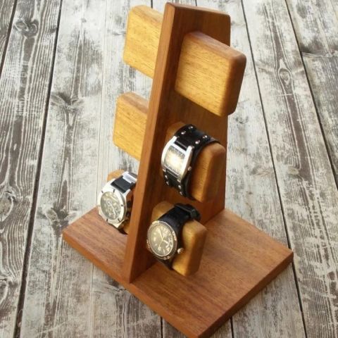 Suport ceasuri/brăţări