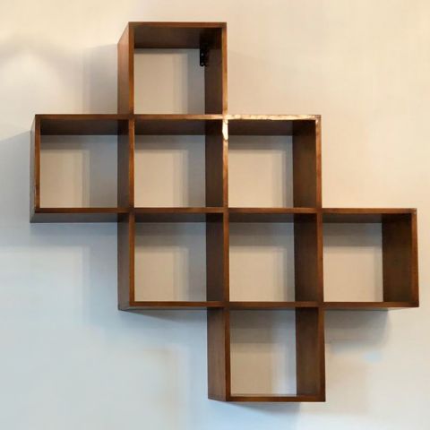 Raft de perete suspendat